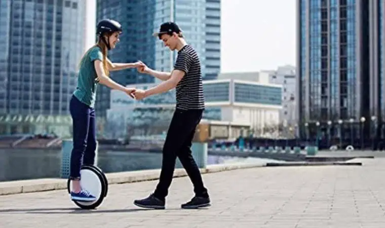 Top 5 Best One Wheel Scooter for Your Daily Commute