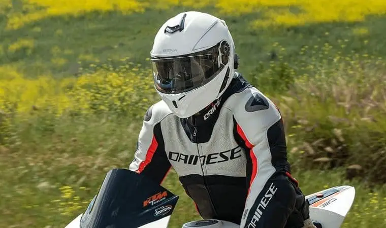 7 Best Bluetooth Motorcycle Helmet for an Unforgettable Ride