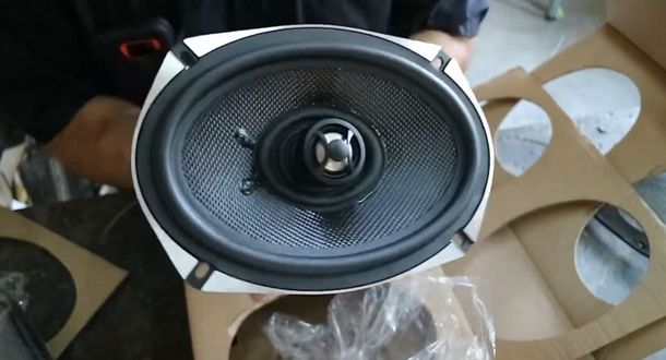 Loudest 6x9 speakers for motorcycle saddlebags